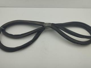Уплотнитель крышки (двери) багажника Volkswagen Passat B6 2005, 2.0 л., бензин, АКПП, чёрный, универсал