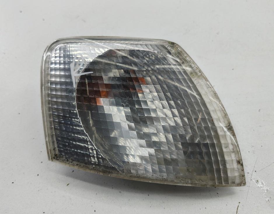 Поворотник (указатель поворота) правый Volkswagen Passat B5 1998, 1.8 л., бензин, МКПП, серый, универсал, 3B0953050C