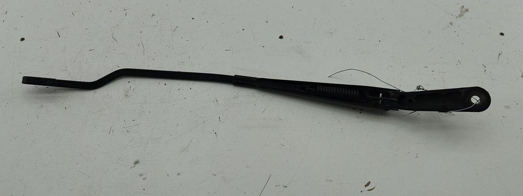 Щеткодержатель (поводок стеклоочистителя) передний Volkswagen Passat B5 1997, 1.6 л., бензин, МКПП, красный, универсал, 3A1955409