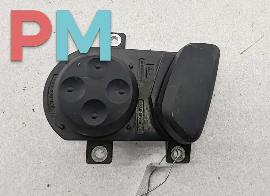 блок управления сиденьем Volkswagen Passat B6 2006, 2.0 л., дизель, МКПП, чёрный, универсал - фото №1