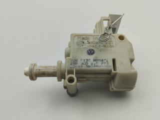 замок лючка топливного бака Volkswagen Passat B6 2006, 2.0 л., дизель, МКПП, чёрный, универсал, 3C0810773