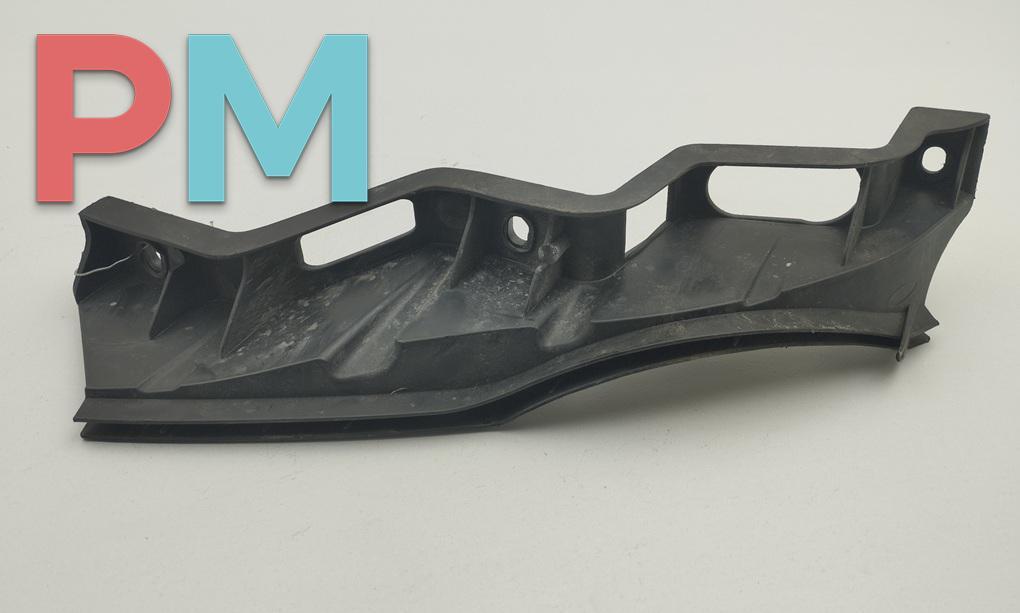 кронштейн переднего бампера Volkswagen Passat B6 2006, 2.0 л., дизель, МКПП, чёрный, универсал, 3C0807890 - фото №1