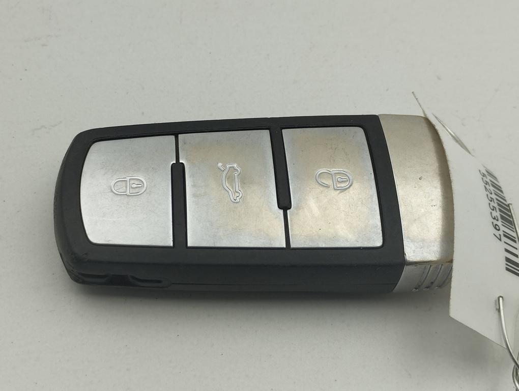 ключ Volkswagen Passat B6 2006, 2.0 л., дизель, МКПП, чёрный, универсал