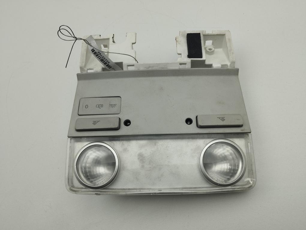 фонарь салона (плафон) Volkswagen Passat B6 2006, 2.0 л., дизель, МКПП, чёрный, универсал, 1K0947105R - фото №1