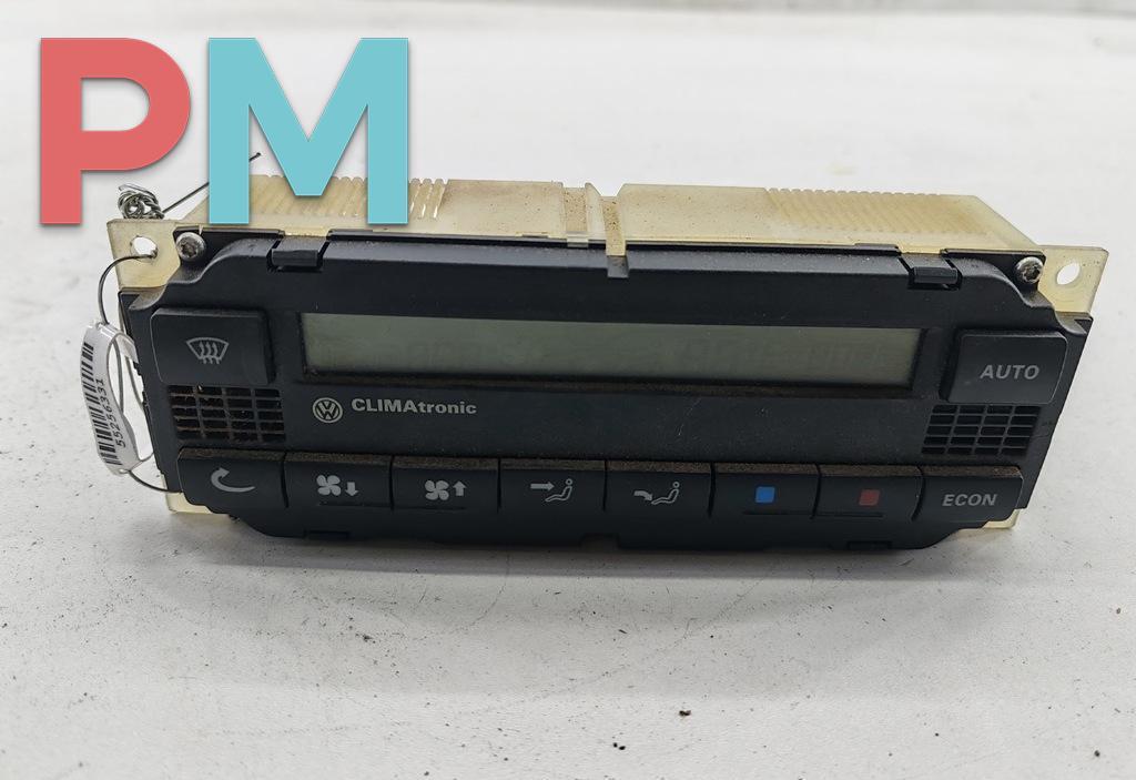 блок управления печки / климат-контроля Volkswagen Passat B5 1998, 1.8 л., бензин, МКПП, синий, универсал, 3B1907044B - фото №1