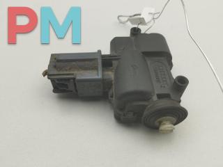 замок лючка топливного бака Ford Focus 2 поколение [рестайлинг] 2007, 1.6 л., i, бензин, МКПП, красный, кабриолет