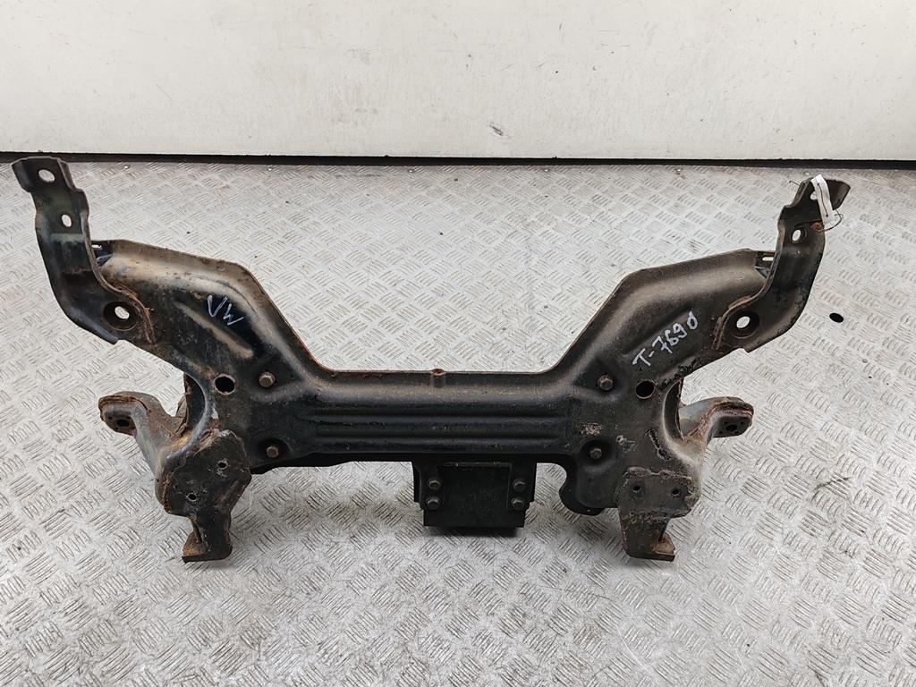 подрамник передний Volkswagen Passat B4 1994, 1.8 л., бензин, МКПП, синий, универсал