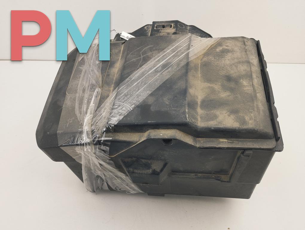 Кожух аккумулятора (короб АКБ) Ford Focus 2 поколение 2006, 1.6 л., i, бензин, МКПП, красный, универсал, 3M5110723 - фото №1