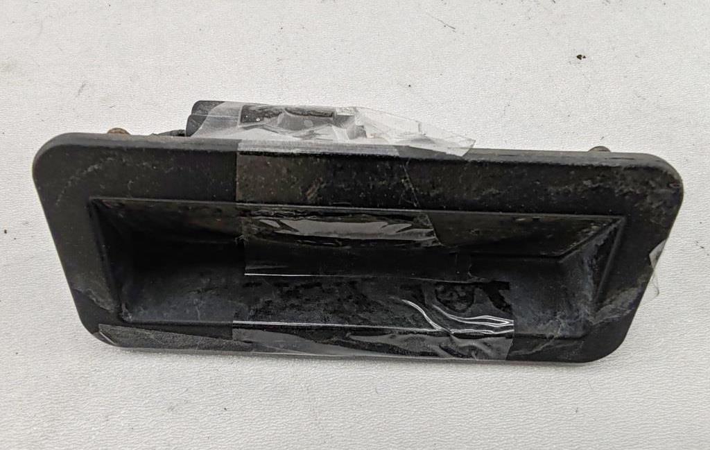 кнопка открытия багажника Ford Focus II 2006, 1.6 л., i, бензин, МКПП, красный, универсал, 6M5119B514