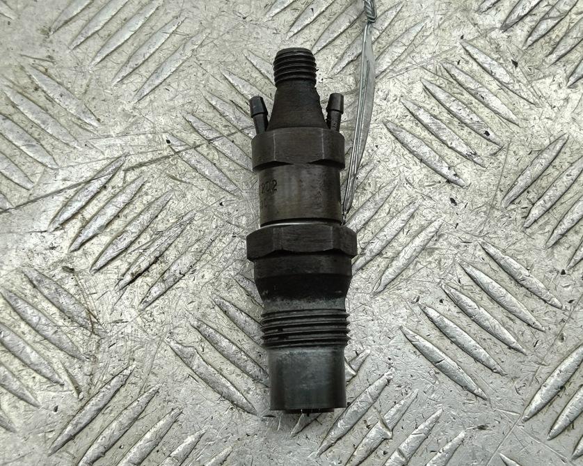 форсунка Volkswagen Transporter T4 1994, 2.4 л., дизель, МКПП, зелёный, микроавтобус, 068130202