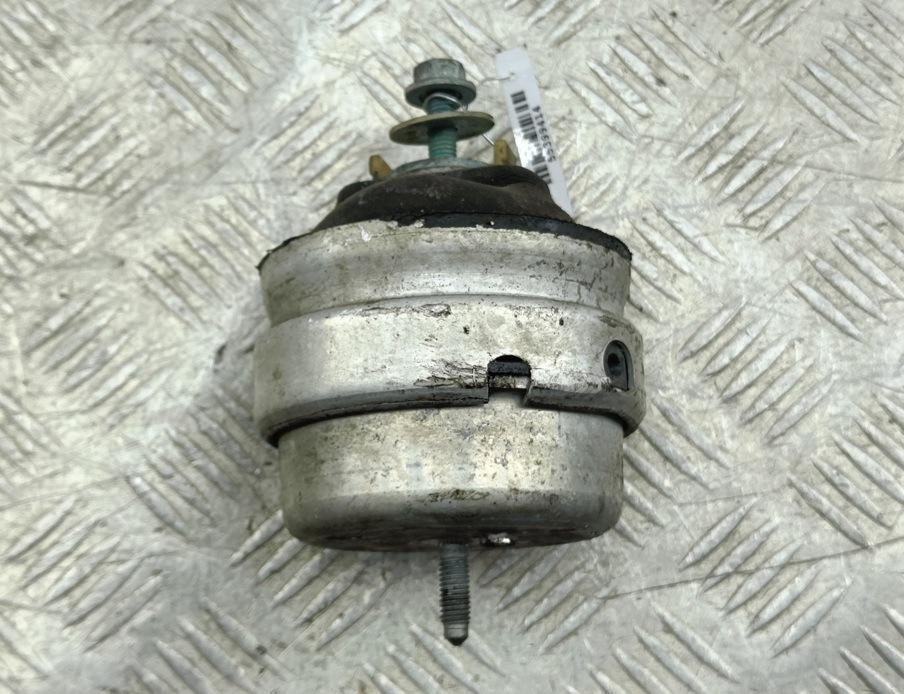 подушка крепления двигателя Audi A4 B7 2005, 2.0 л., бензин, АКПП, серый, универсал, 8E0199382D