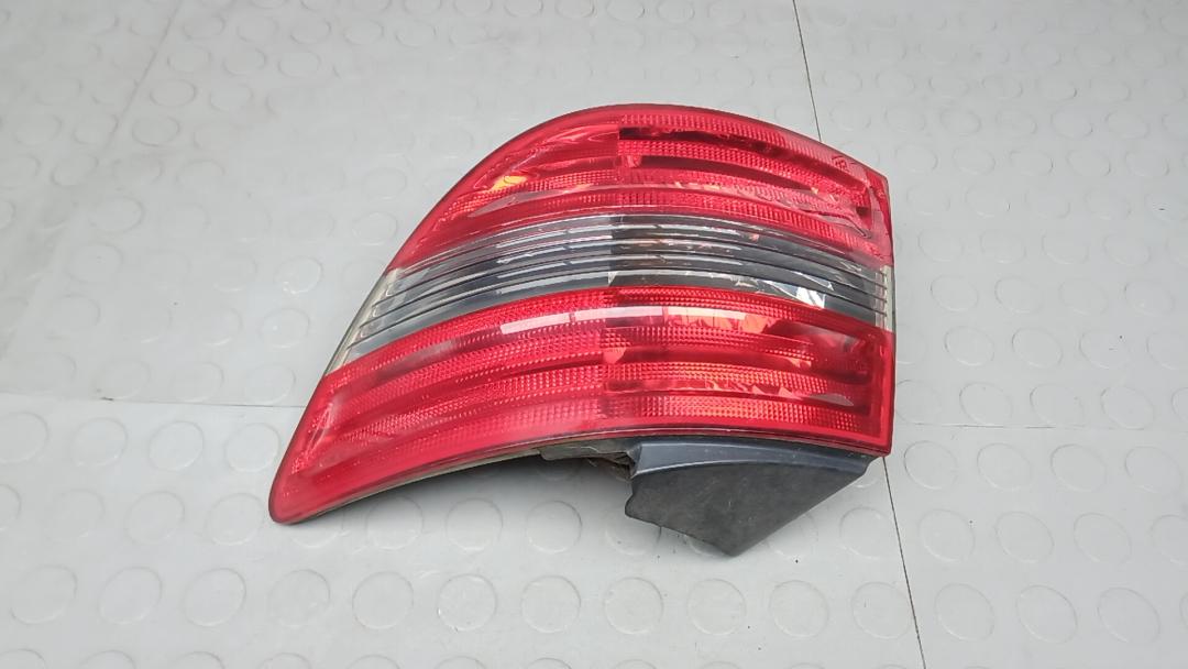 фонарь задний правый Mercedes-Benz B-Класс W245 2007, 2.0 л., D B180 CDI, дизель, АКПП, минивэн - фото №1