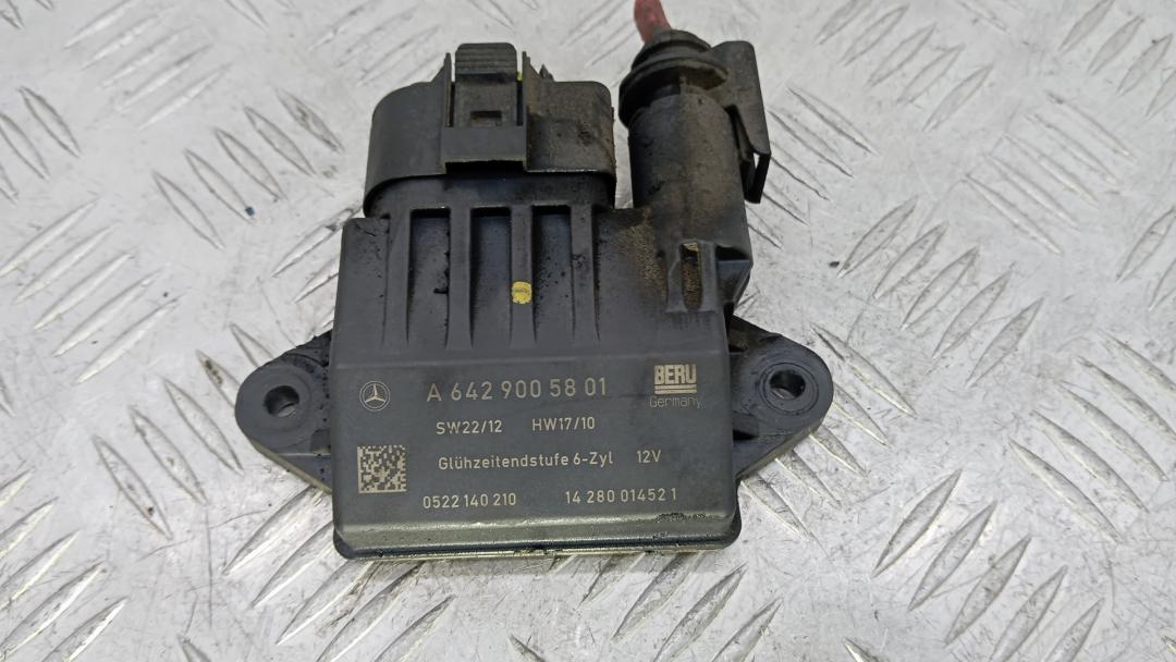 реле накала свечей Mercedes-Benz M-Класс W164 2007, 3.0 л., D ML280 CDI, дизель, АКПП, внедорожник 5 дв., 6429005801 - фото №1