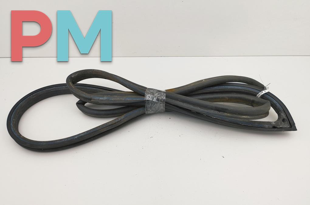 уплотнитель двери Mercedes-Benz E-Класс W210/S210 1998, 2.4 л., бензин, АКПП, серый, универсал - фото №1
