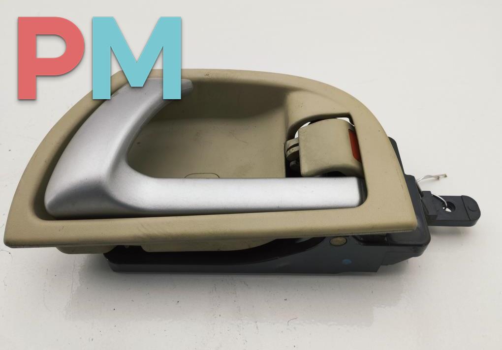ручка внутренняя передняя левая Hyundai Santa Fe 2 поколение (CM) 2006, 2.2 л., дизель, МКПП, серый, внедорожник 5 дв., 82613-CM000 - фото №1