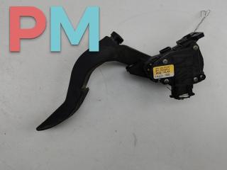 педаль Audi A4 B7 2007, 2.0 л., дизель, МКПП, чёрный, универсал, 8E1723523J