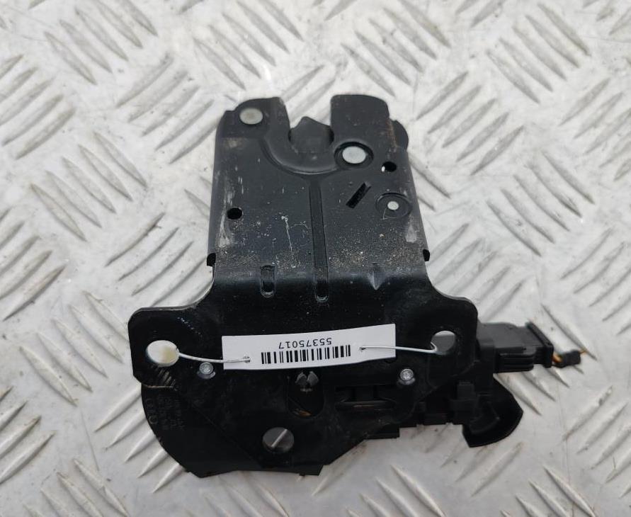 замок багажника Audi A4 B7 2005, универсал, 8P4827505C