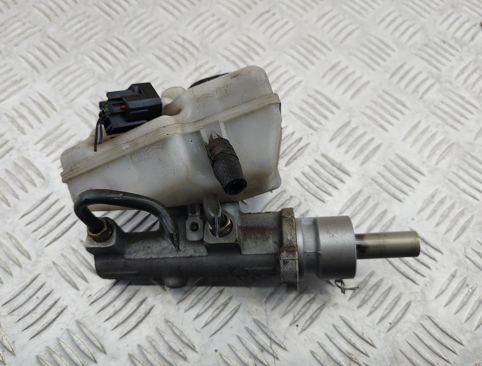 цилиндр тормозной главный Ford Mondeo III 2005, 2.0 л., бензин, МКПП, чёрный, универсал, 22407779