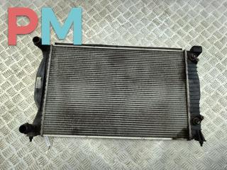 радиатор охлаждения Audi A4 B7 2005, 2.0 л., дизель, АКПП, синий, универсал, 8E0121251L