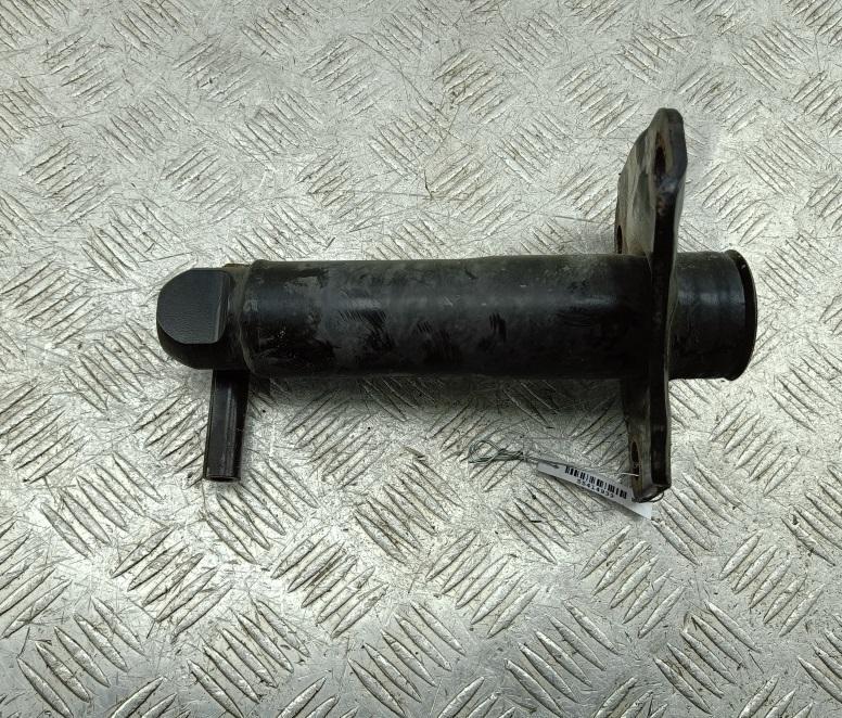 кронштейн переднего бампера Audi A4 B7 2004, 2.0 л., бензин, МКПП, синий, седан, 8E0807134C