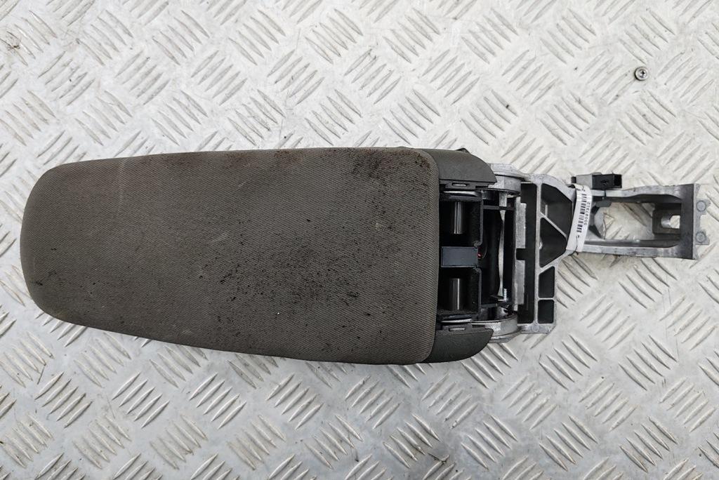 подлокотник Audi A4 B6 2001, 2.0 л., бензин, АКПП, серый, седан, 1017583