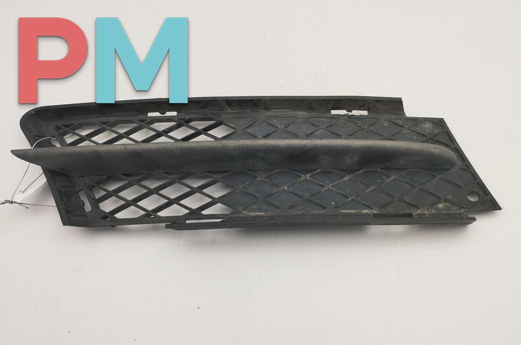 заглушка (решетка) в бампер BMW 3 серия E90/E91/E92/E93 2006, 3.0 л., дизель, АКПП, чёрный, седан, 7134082 - фото №1