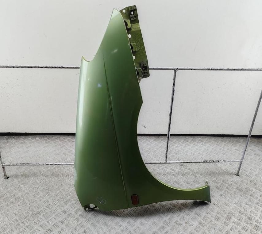 крыло переднее правое Renault Scenic I 2000, 2.0 л., бензин, МКПП, зелёный, минивэн, 7700422176