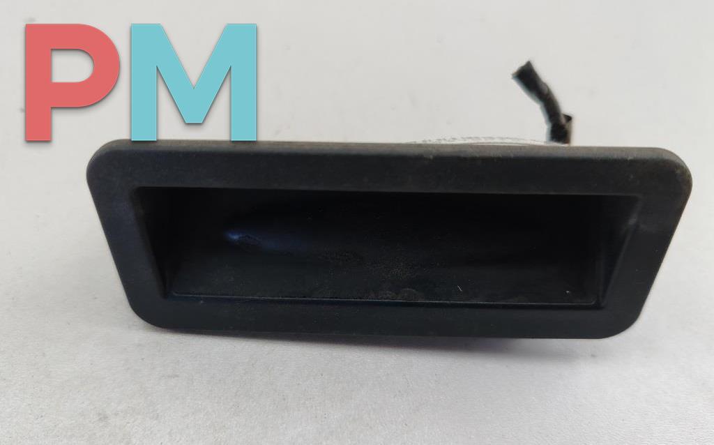 кнопка открытия багажника Ford Focus 2 поколение 2006, 1.6 л., i, бензин, МКПП, чёрный, универсал, 69M51-198514-AA - фото №1