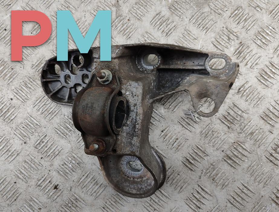 кронштейн (крепление) Audi A4 B7 2005, 2.0 л., дизель, АКПП, синий, универсал, 8E0199351 - фото №1
