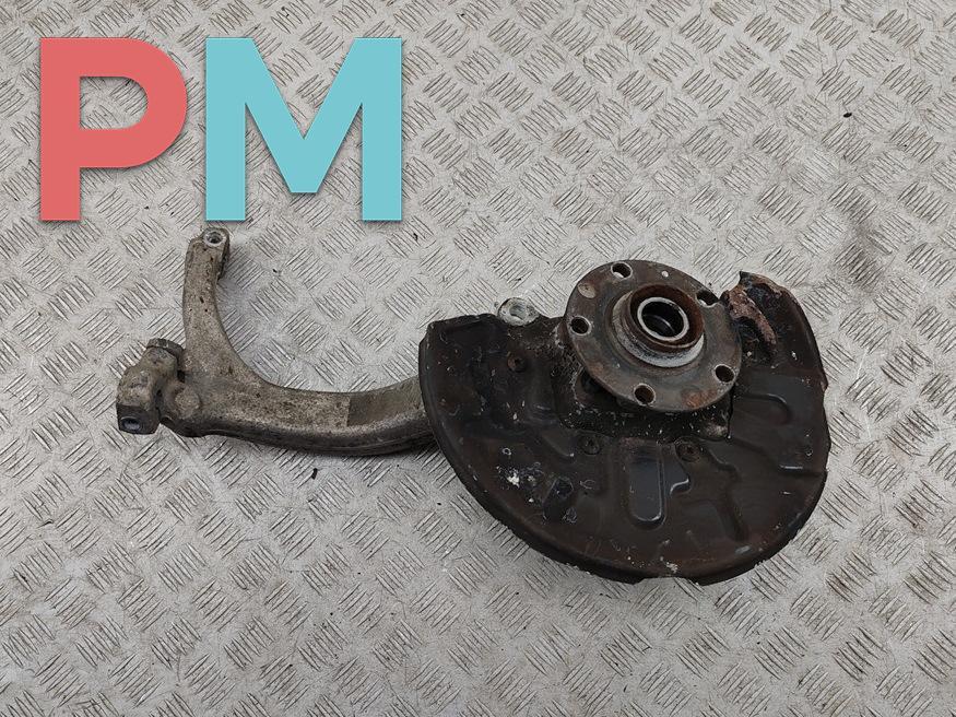 Кулак (корпус ступицы) передний правый Audi A4 B7 2005, 2.0 л., бензин, АКПП, серый, универсал, 8E0407241B - фото №1