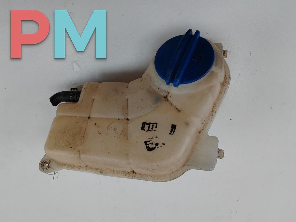 бачок расширительный Audi A4 B7 2005, 2.0 л., бензин, 8E0121403 - фото №1