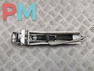 домкрат Audi A4 B7 2004, 2.0 л., бензин, МКПП, синий, седан, 8E0011031D