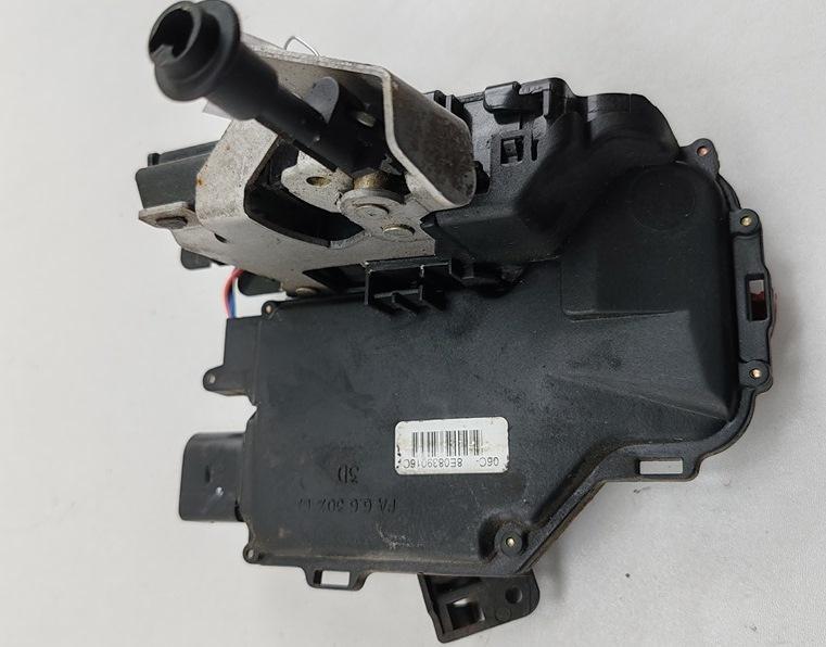 замок двери задней правой Audi A4 B6 2003, 1.9 л., дизель, МКПП, серый, седан, 8E0839016C