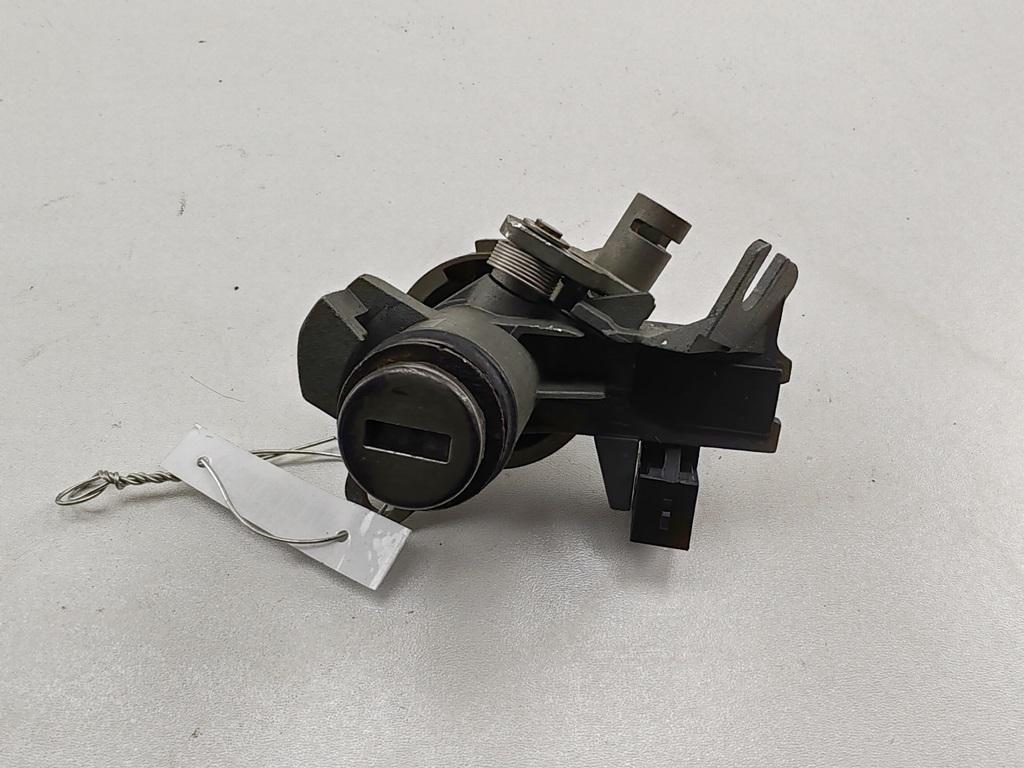 Личинка замка багажника Audi A4 B6 2003, 1.9 л., дизель, МКПП, серый, седан, 8E0827573A