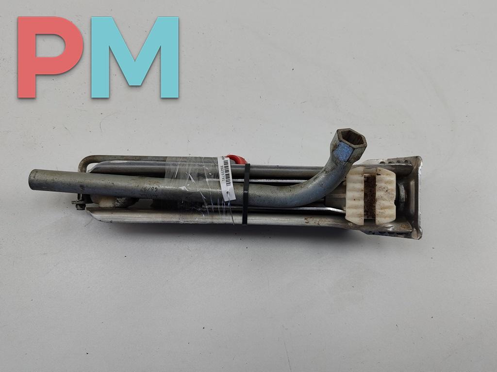 домкрат Audi A4 B5 1997, 1.9 л., дизель, МКПП, синий, универсал, 4D0012219, 8D0011031 - фото №1
