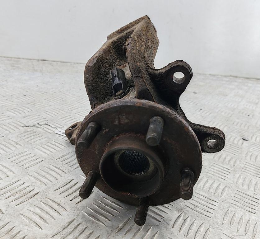 ступица передняя правая Ford Mondeo III 2005, 2.0 л., бензин, МКПП, чёрный, универсал
