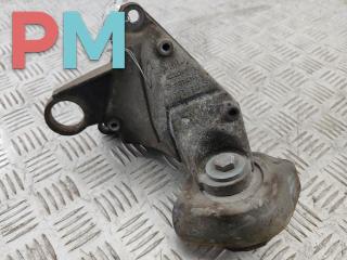 кронштейн КПП Volkswagen Passat B5 1997, 2.3 л., бензин, МКПП, зелёный, седан, 8D0399114S