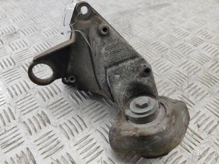 кронштейн КПП Volkswagen Passat B5 1997, 2.3 л., бензин, МКПП, зелёный, седан, 8D0399114S