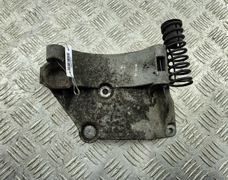кронштейн генератора Volkswagen Passat B4 1996, 2.0 л., бензин, АКПП, серый, универсал, 028903143AD
