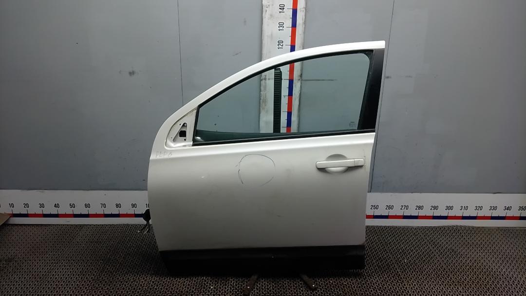дверь передняя левая Nissan Qashqai 2 поколение 2013, 1.5 л., дизель, МКПП, внедорожник 5 дв. - фото №1