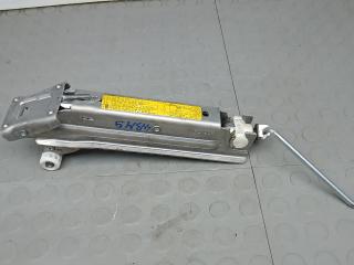 домкрат Audi A6 4F/C6 2005, 2.4 л., бензин, МКПП, седан
