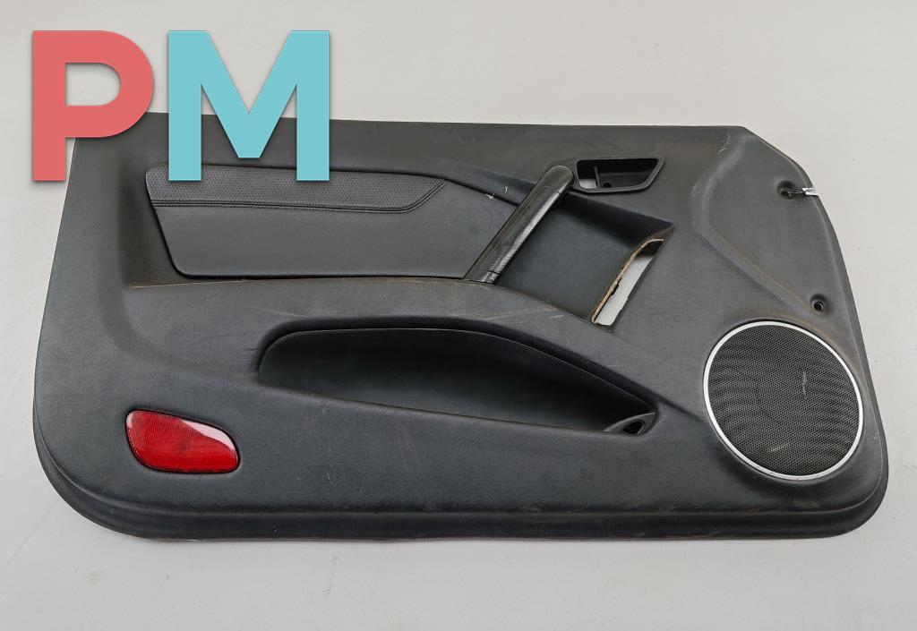обшивка двери передняя левая Hyundai Coupe 2002-2007 2002, 2.0 л., бензин, МКПП, красный, купе, 8023012C000 - фото №1