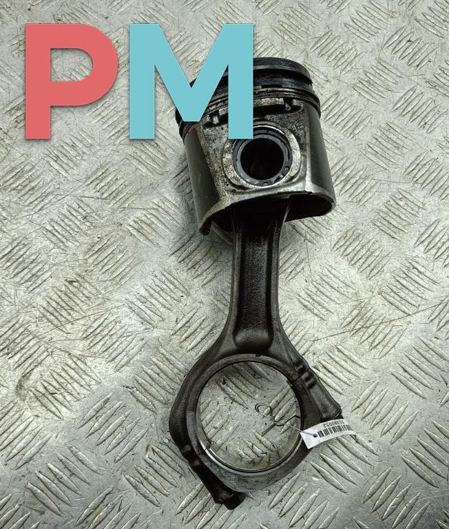 поршень Peugeot Boxer 3 поколение 2009, 3.0 л., дизель, МКПП, белый, микроавтобус - фото №1