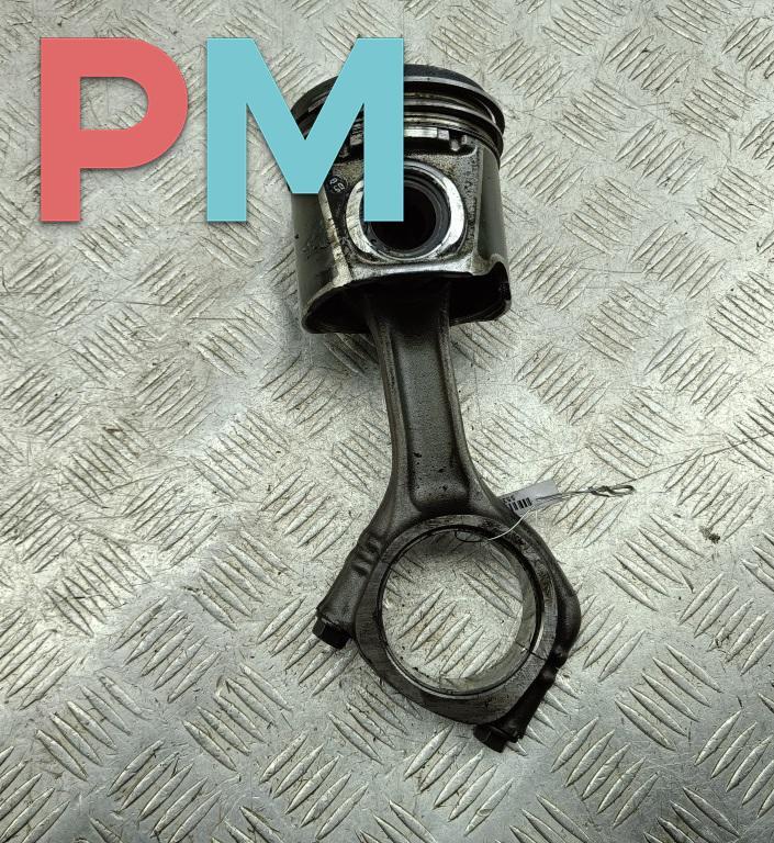 поршень Peugeot Boxer 3 поколение 2009, 3.0 л., дизель, МКПП, белый, микроавтобус - фото №1
