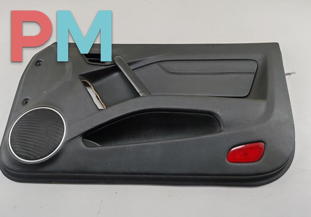 обшивка двери передняя правая Hyundai Coupe 2002-2007 2002, 2.0 л., бензин, МКПП, красный, купе, 6230220000 - фото №1