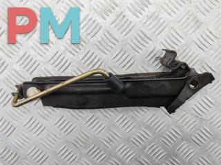 домкрат Audi 80 8C/B4 1994, 1.6 л., бензин, МКПП, синий, универсал, 8A0011031G