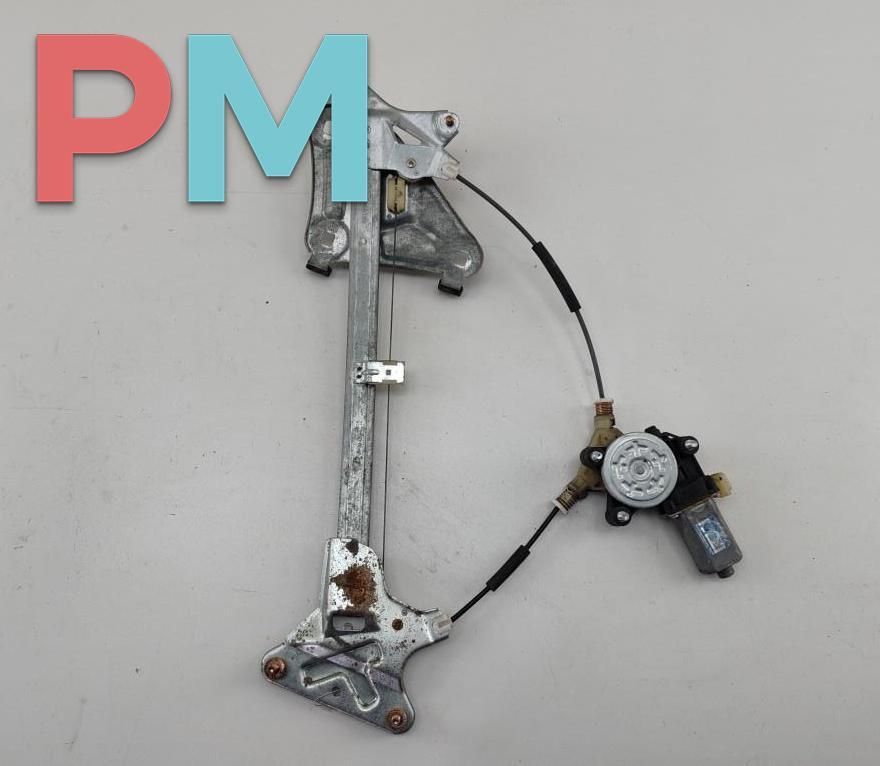 стеклоподъемник электрический передний левый Hyundai Coupe 2002-2007 2002, 2.0 л., бензин, МКПП, красный, купе - фото №1