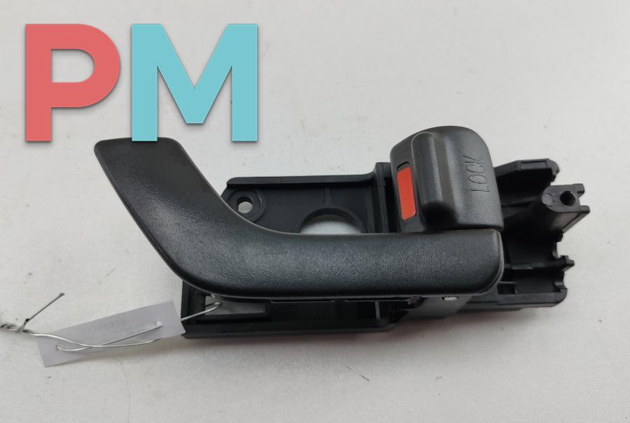 ручка внутренняя передняя правая Hyundai Coupe 2002-2007 2002, 2.0 л., бензин, МКПП, красный, купе - фото №1