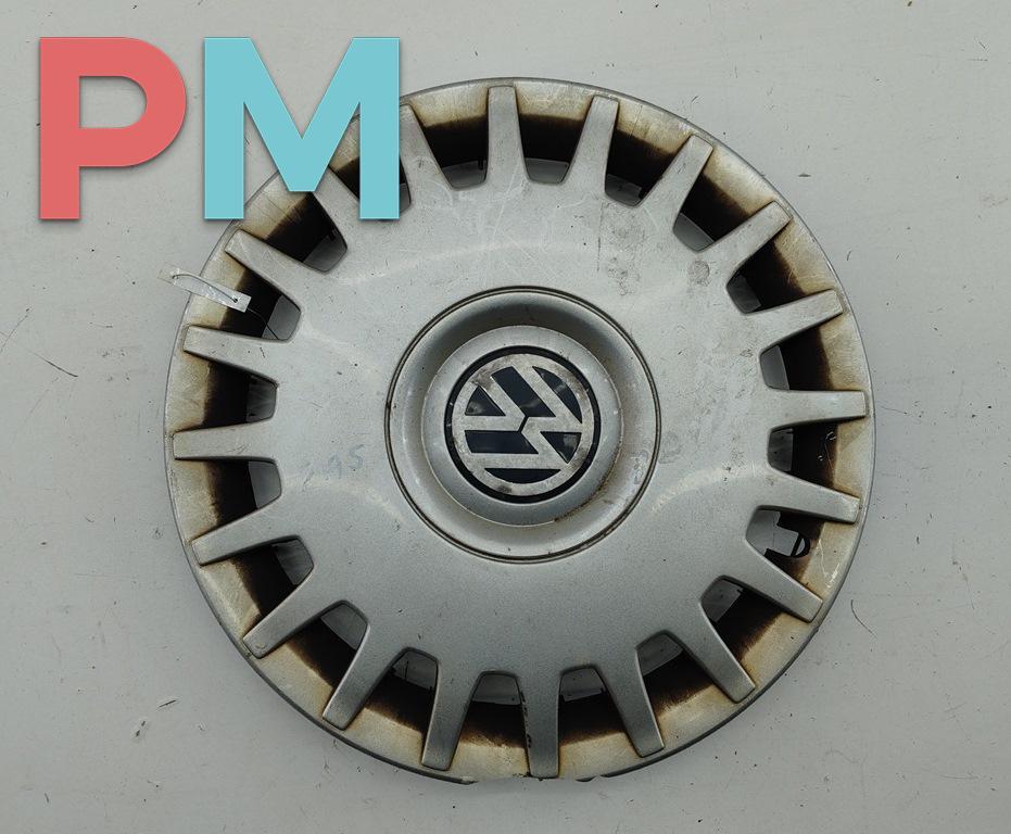 колпак колесный Volkswagen Golf 4 поколение 2000, 1.4 л., бензин, МКПП, серый, хетчбэк 5 дв., 1J0601147 - фото №1