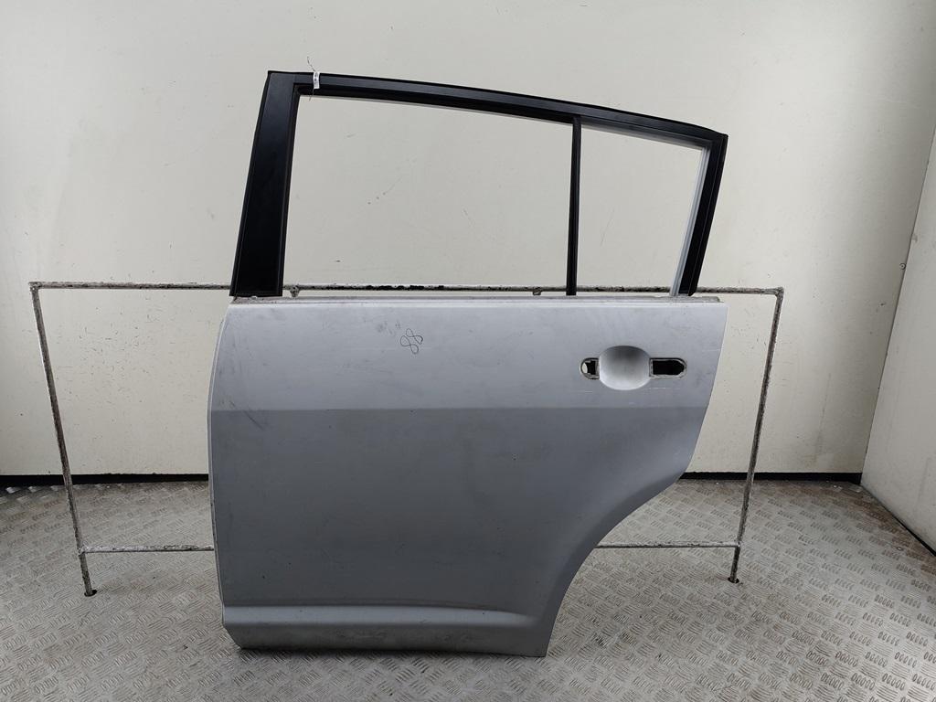 дверь сдвижная Nissan Tiida 2010, белый, хетчбэк 5 дв.